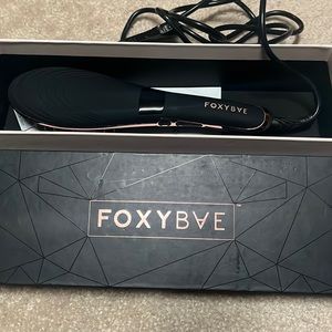 Foxybae Rose Gold Hair Straightening Brush